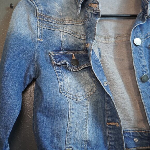 Denim Girls Mid Wash Distressed Button Down Casual Jean Jacket Size Medium - Picture 3 of 7